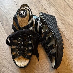 FLY LONDON YITO CAGE WEDGE BLACK PATENT SANDALS 39